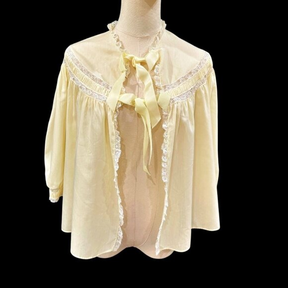 VTG Bed Jacket Size S Sans Souci Yellow Babydoll Smocked Puff Sleeves Lace Trim - Picture 1 of 10